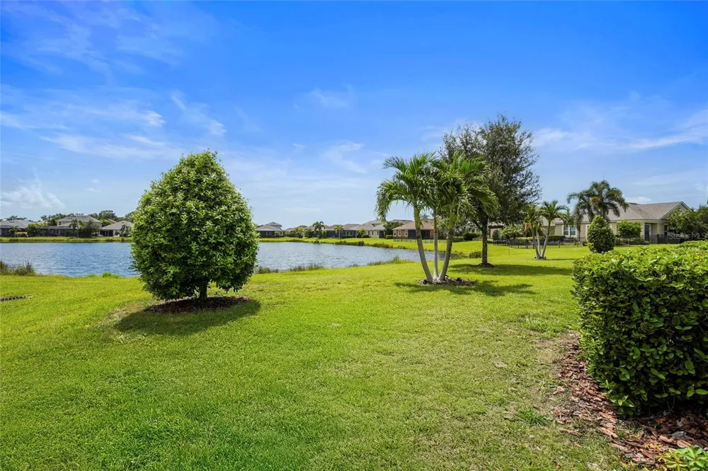 5353 BENTGRASS WAY Lakewood Ranch, FL 34211