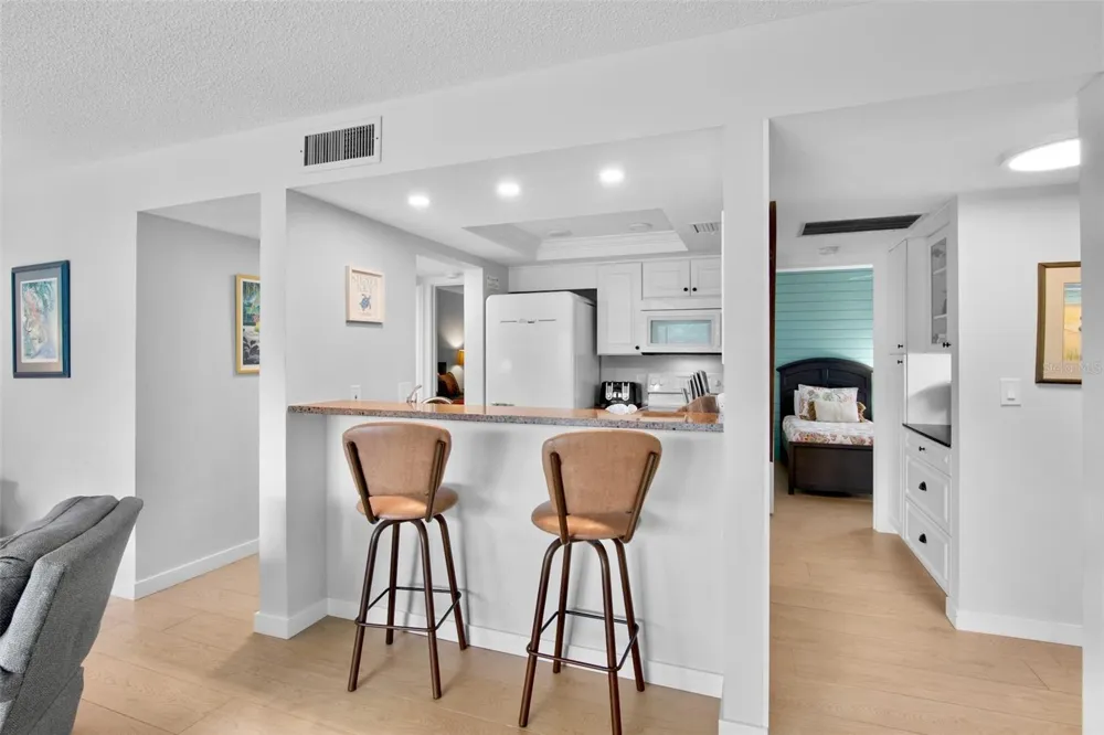 1600 COVE II PLACE #412 Sarasota, FL 34242