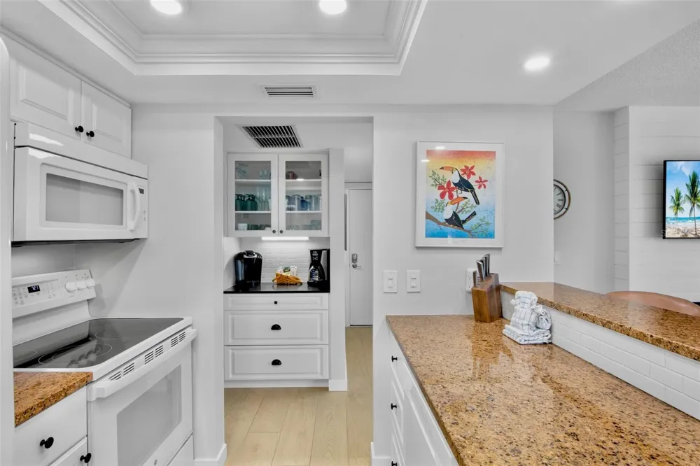 1600 COVE II PLACE #412 Sarasota, FL 34242