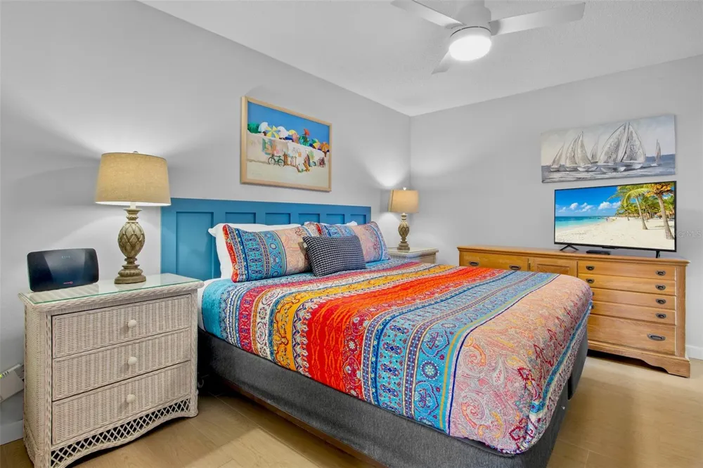 1600 COVE II PLACE #412 Sarasota, FL 34242