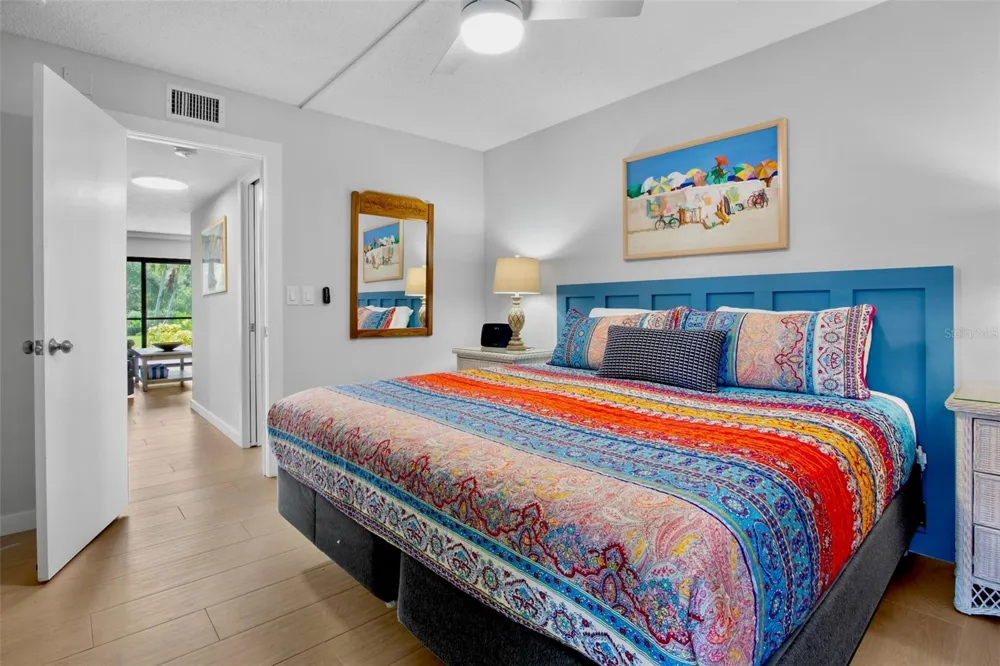 1600 COVE II PLACE #412 Sarasota, FL 34242