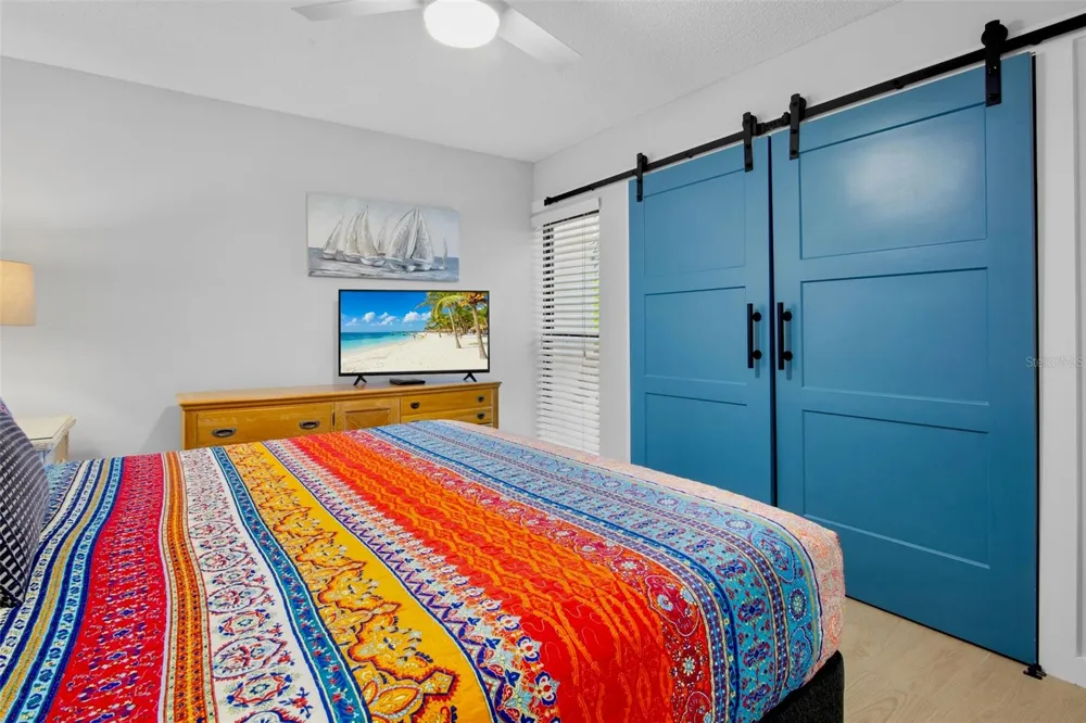 1600 COVE II PLACE #412 Sarasota, FL 34242