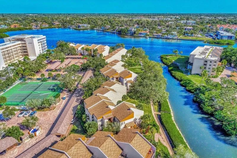 1600 COVE II PLACE #412 Sarasota, FL 34242