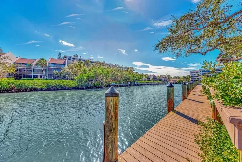 1600 COVE II PLACE #412 Sarasota, FL 34242