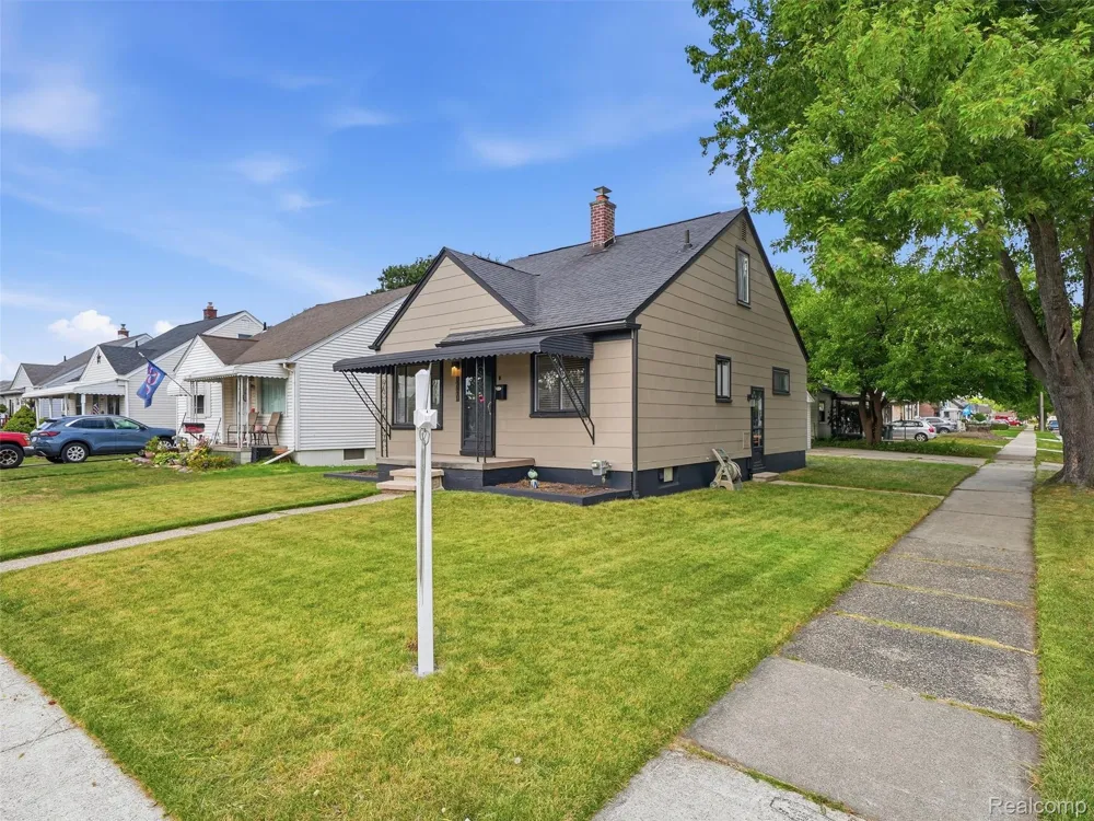 19831 Meier Road St Clair Shores City, MI 48081