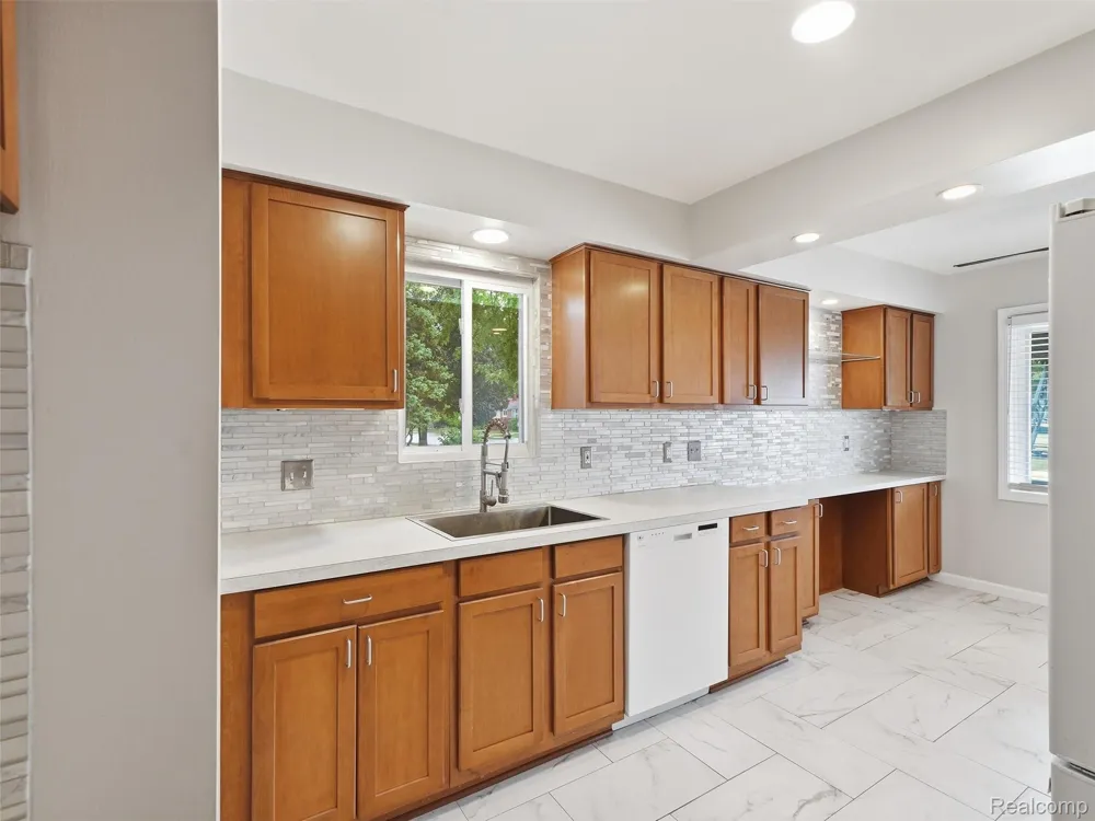 19831 Meier Road St Clair Shores City, MI 48081