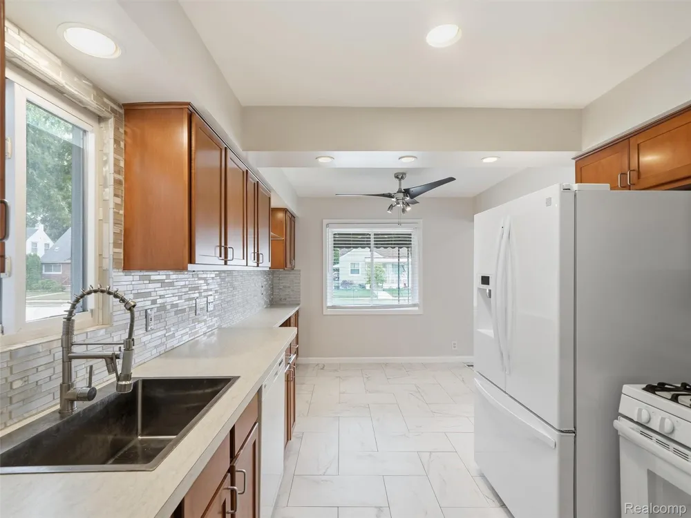 19831 Meier Road St Clair Shores City, MI 48081