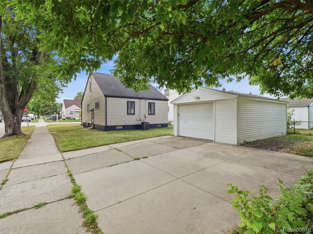 19831 Meier Road St Clair Shores City, MI 48081