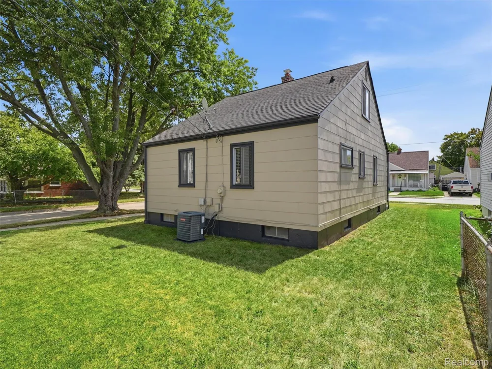 19831 Meier Road St Clair Shores City, MI 48081