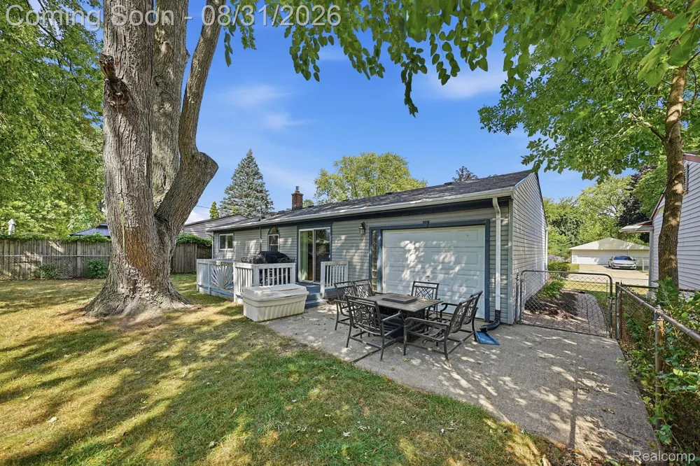 41231 MEMPHIS DRIVE Sterling Heights City, MI 48313