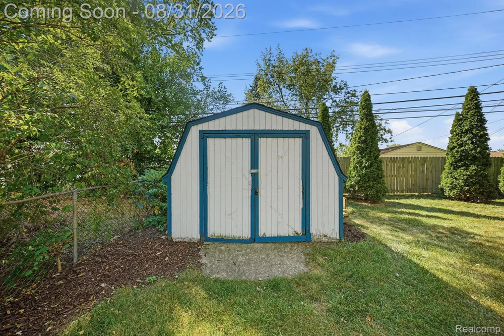 41231 MEMPHIS DRIVE Sterling Heights City, MI 48313