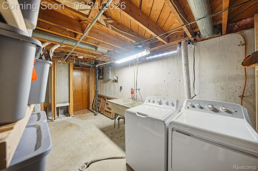 41231 MEMPHIS DRIVE Sterling Heights City, MI 48313