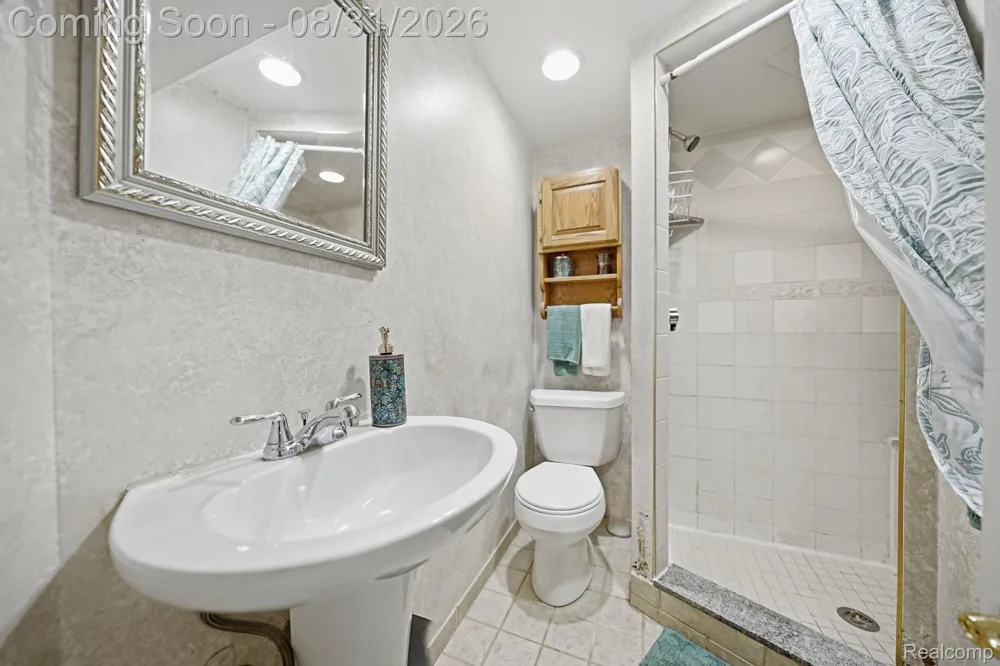 41231 MEMPHIS DRIVE Sterling Heights City, MI 48313