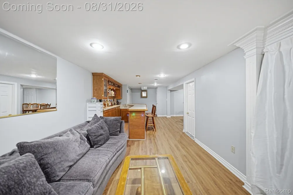 41231 MEMPHIS DRIVE Sterling Heights City, MI 48313