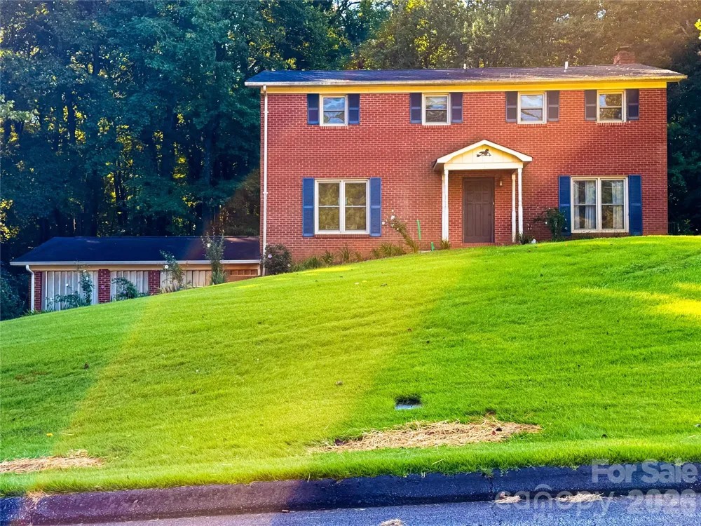 301 Starmount Drive Statesville, NC 28677