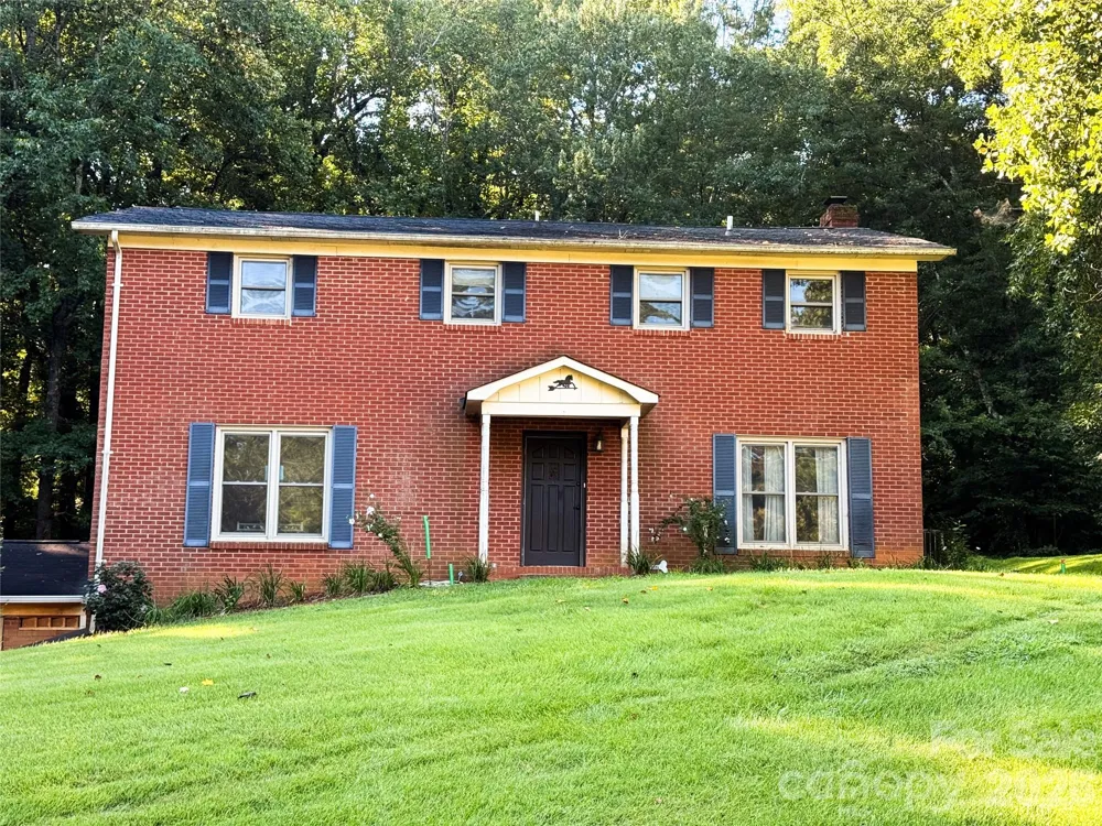 301 Starmount Drive Statesville, NC 28677