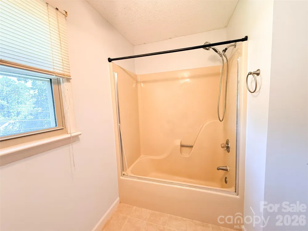 301 Starmount Drive Statesville, NC 28677