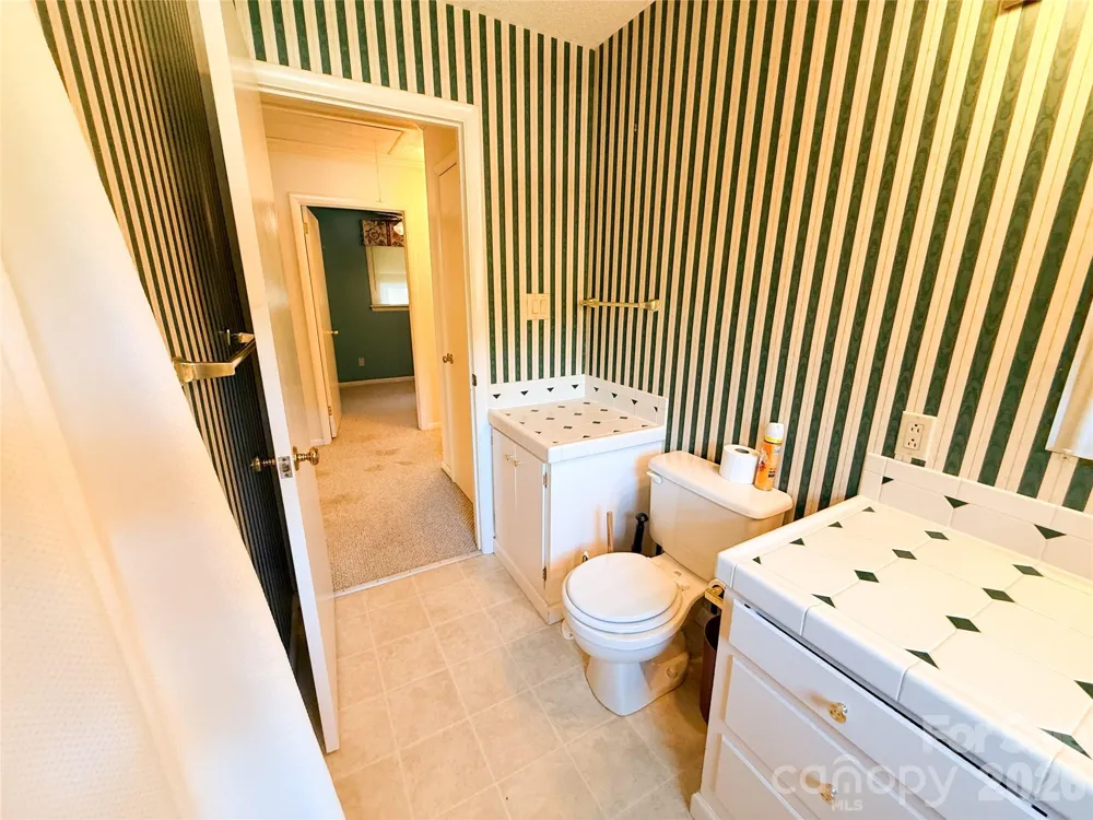 301 Starmount Drive Statesville, NC 28677
