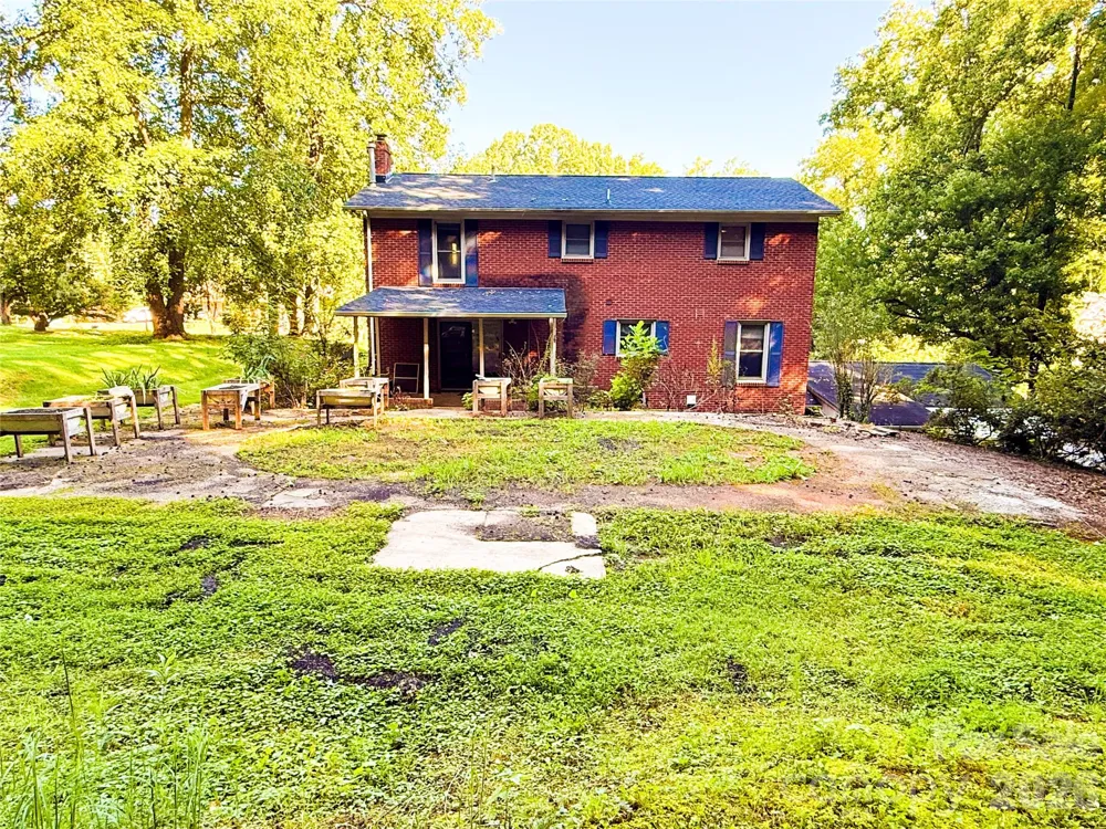 301 Starmount Drive Statesville, NC 28677