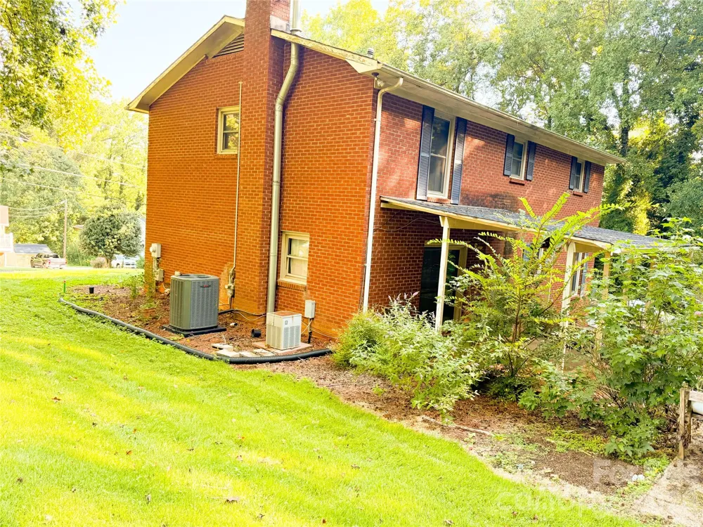 301 Starmount Drive Statesville, NC 28677