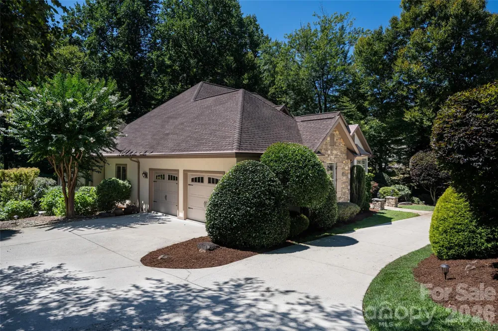 170 Cape Martin Circle Hendersonville, NC 28791