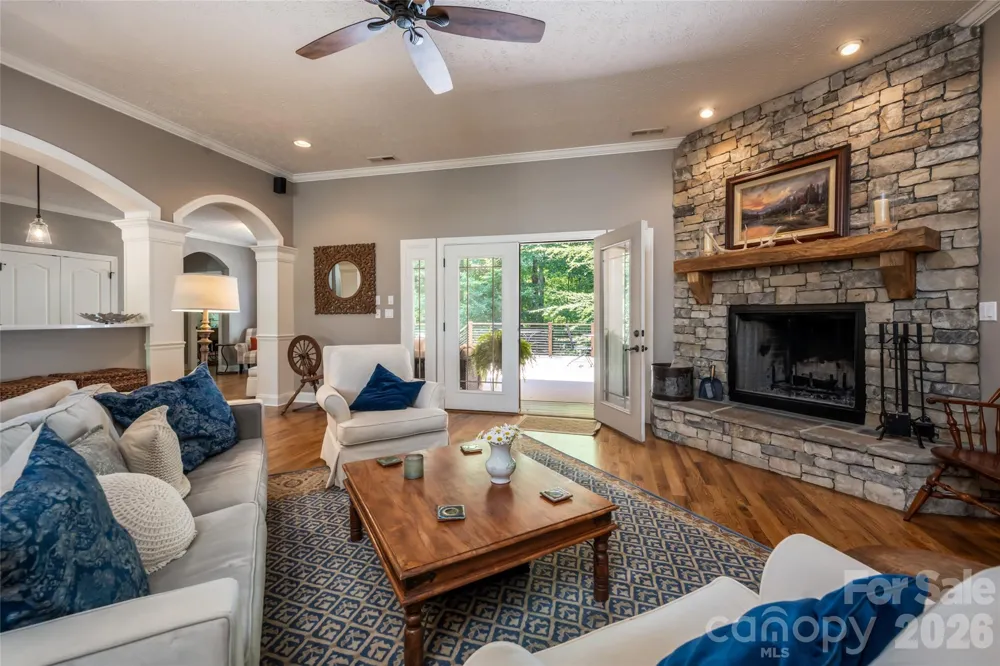 170 Cape Martin Circle Hendersonville, NC 28791
