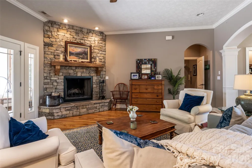 170 Cape Martin Circle Hendersonville, NC 28791