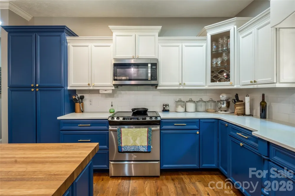 170 Cape Martin Circle Hendersonville, NC 28791