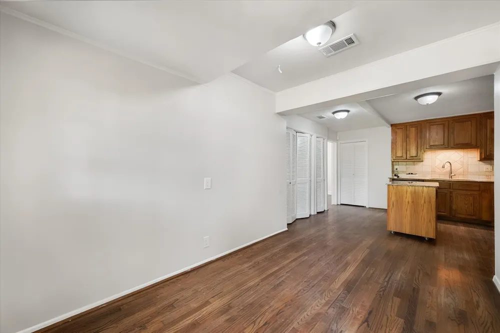 2620 S Adams Street Fort Worth, TX 76110