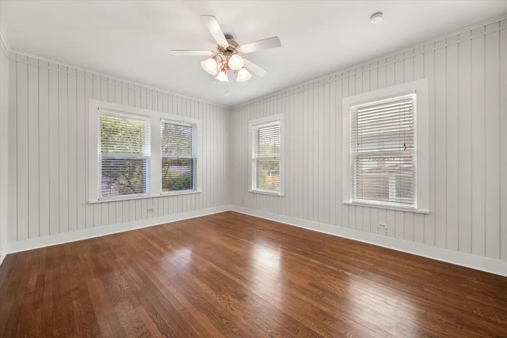 2620 S Adams Street Fort Worth, TX 76110