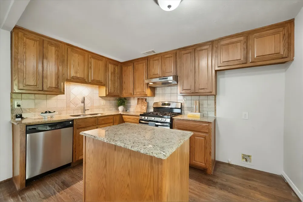 2620 S Adams Street Fort Worth, TX 76110
