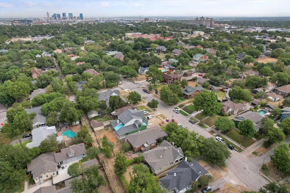 2620 S Adams Street Fort Worth, TX 76110