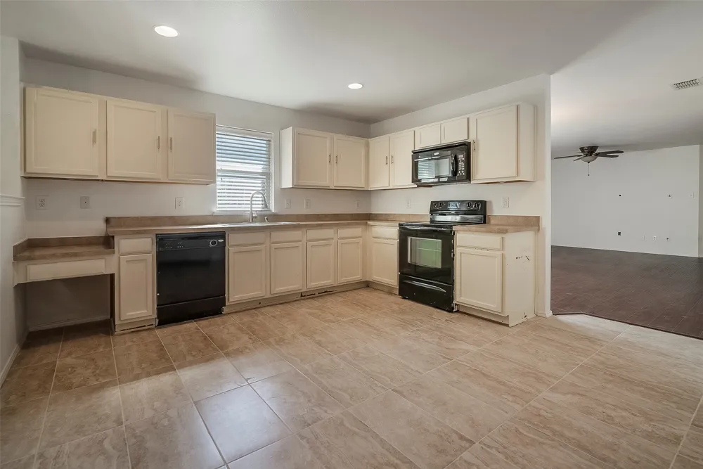 2901 Saddle Drive Denton, TX 76210
