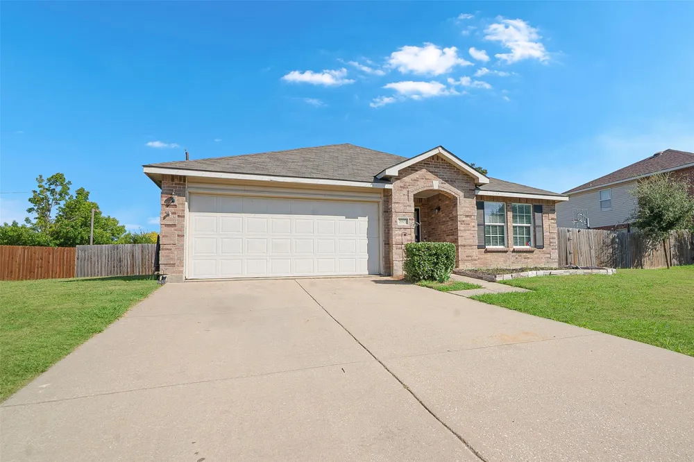 2901 Saddle Drive Denton, TX 76210