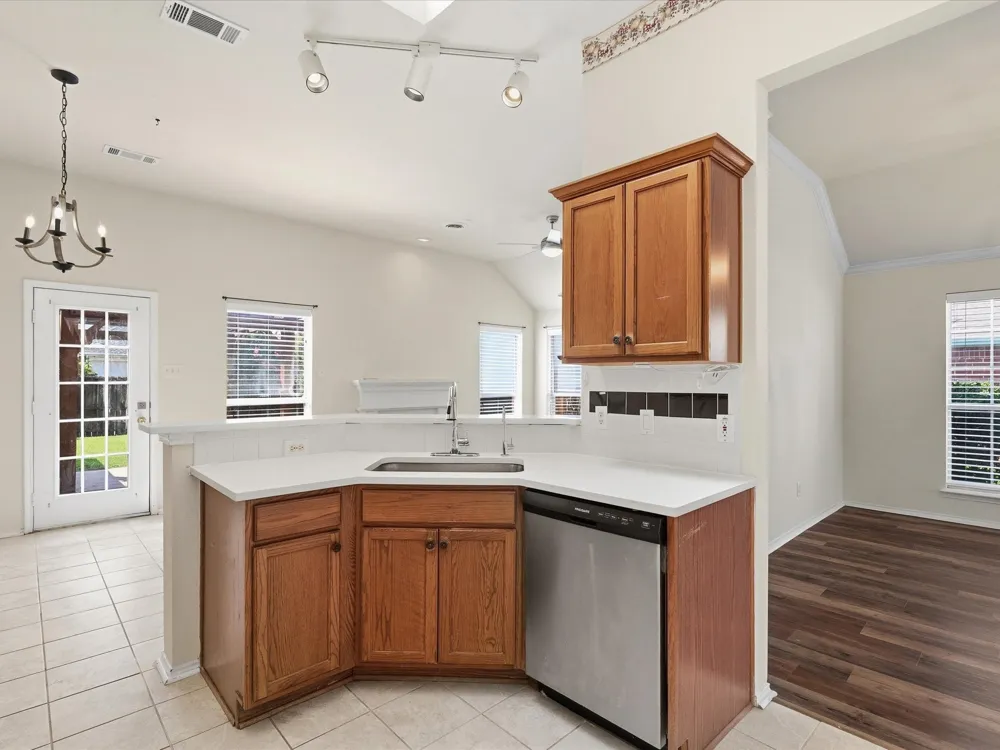 3860 Gillespie Drive Carrollton, TX 75010