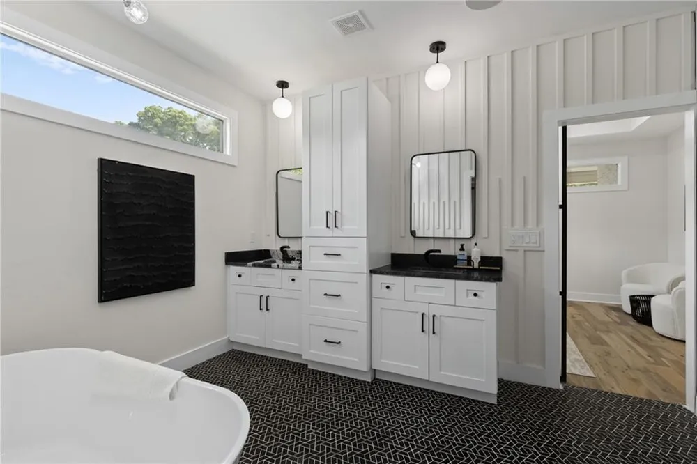 2014 Cambridge Avenue College Park, GA 30337