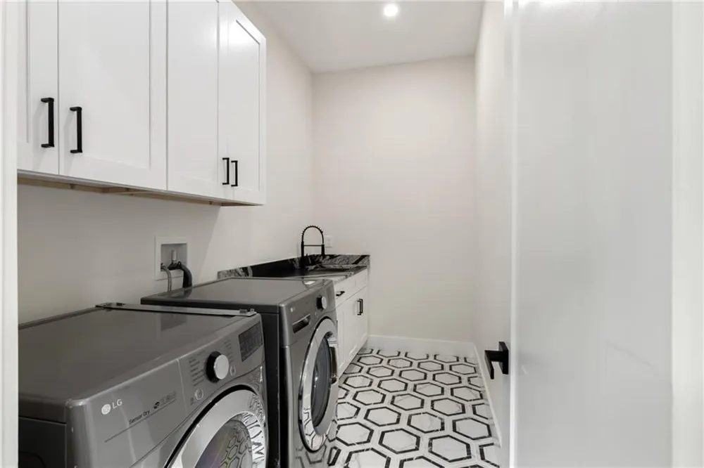 2014 Cambridge Avenue College Park, GA 30337