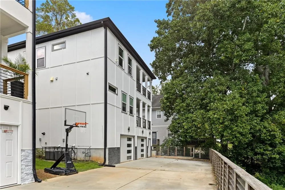 2014 Cambridge Avenue College Park, GA 30337