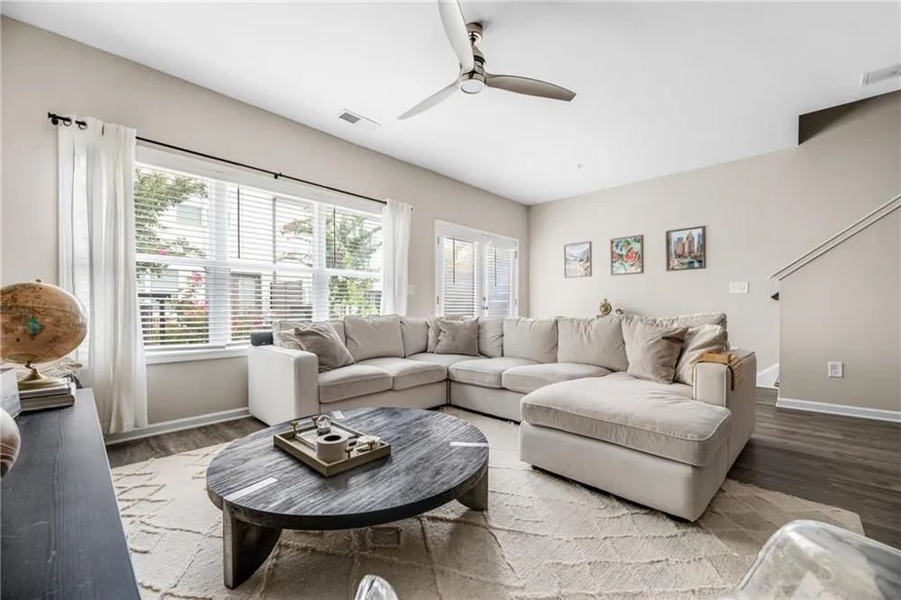 2893 Royal Heights Drive Atlanta, GA 30318