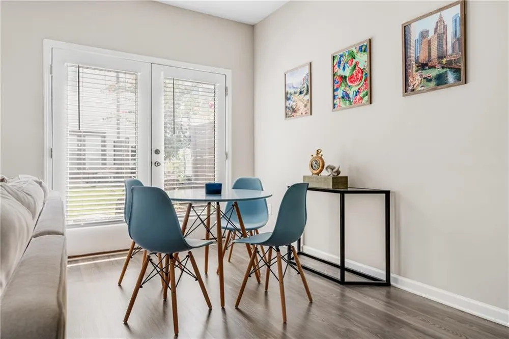2893 Royal Heights Drive Atlanta, GA 30318