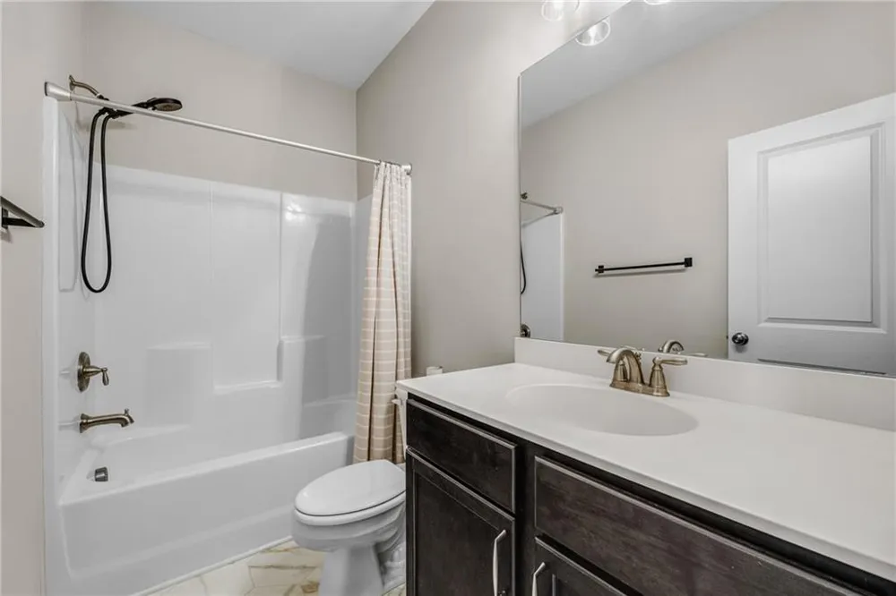 2893 Royal Heights Drive Atlanta, GA 30318