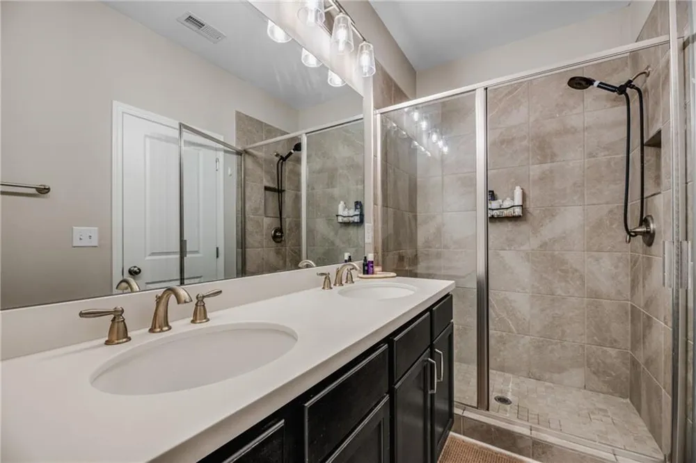 2893 Royal Heights Drive Atlanta, GA 30318