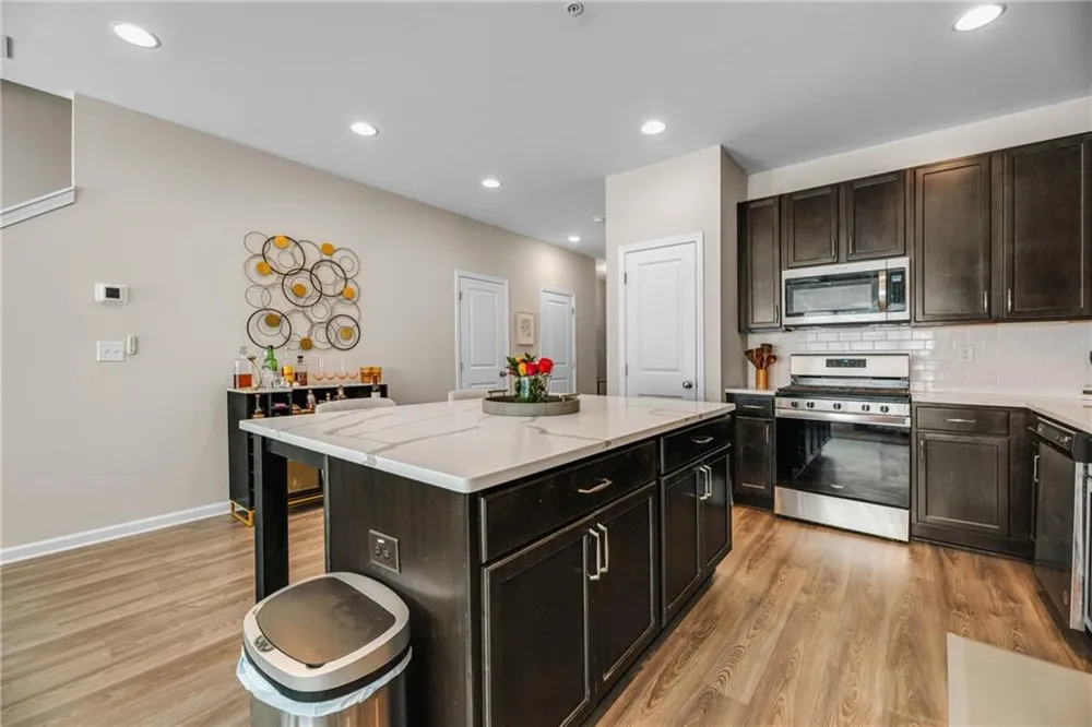 2893 Royal Heights Drive Atlanta, GA 30318