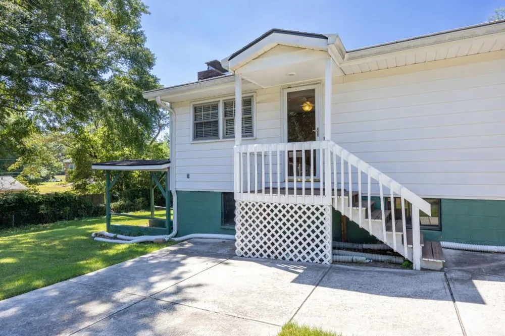 1024 Oakdale Drive SE Smyrna, GA 30080