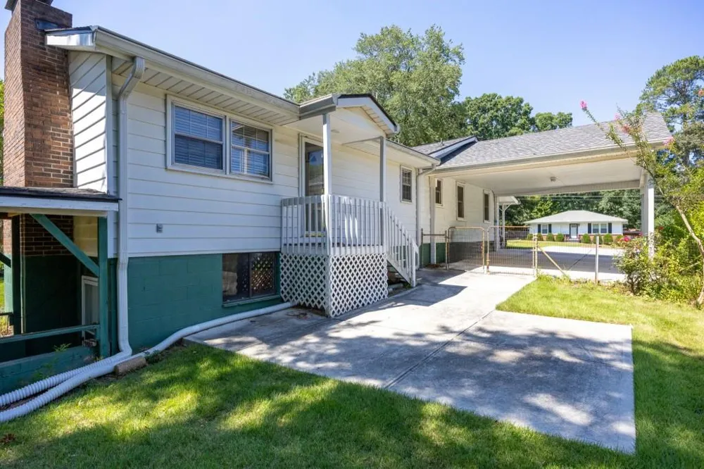 1024 Oakdale Drive SE Smyrna, GA 30080