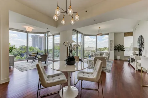 2795 Peachtree Road NE #602