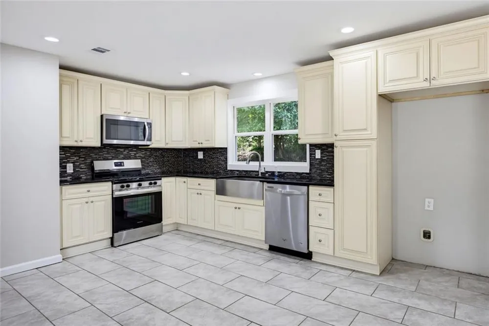 354 Pine Valley Road Powder Springs, GA 30127