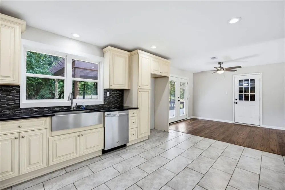 354 Pine Valley Road Powder Springs, GA 30127