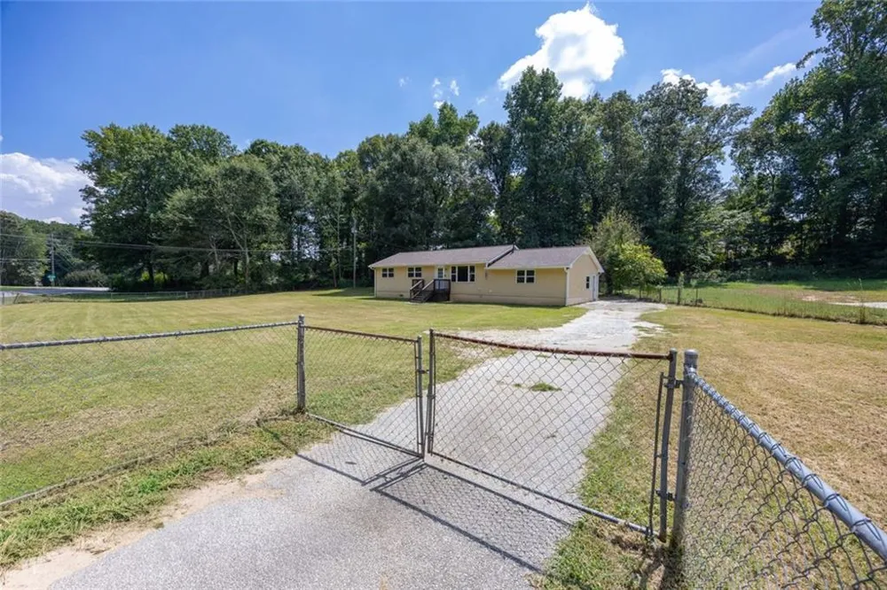 354 Pine Valley Road Powder Springs, GA 30127