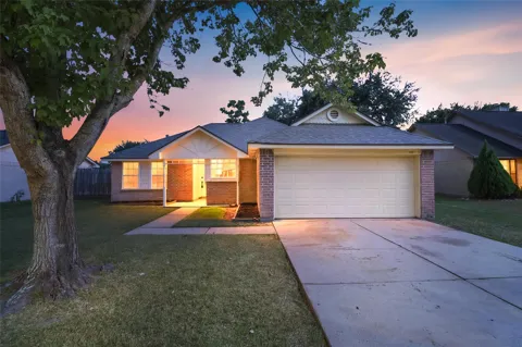 2807 Custer